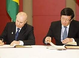 Brasil y China fortalecen cooperaci&oacute;n bilateral durante C&uacute;pula de los BRICS