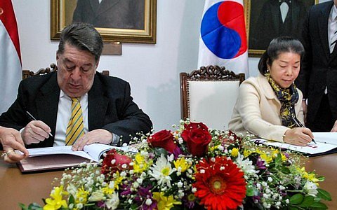Paraguay y Corea firman Acuerdo de Implementaci&oacute;n de la Cooperaci&oacute;n para el 2013