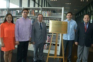 Libros ecuatorianos se donan a la Biblioteca Nacional de China