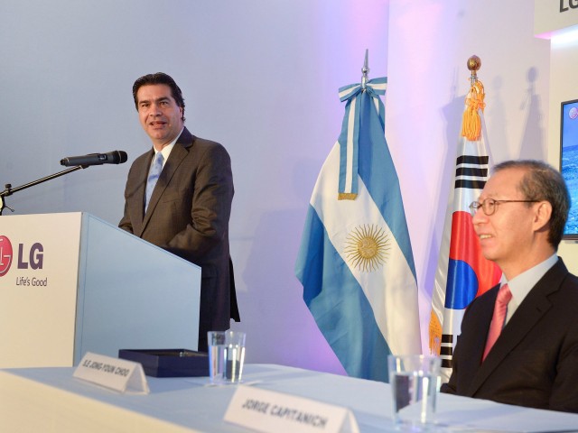 Capitanich, junto al Embajador de Corea, asisti&oacute; a la inauguraci&oacute;n de un local de LG