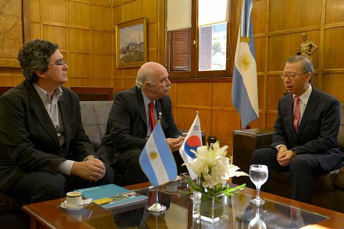 Argentina busca profundizar su relaci&oacute;n comercial con la Rep&uacute;blica de Corea