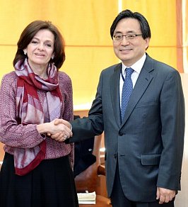Vicecanciller Nasser se re&uacute;ne con su hom&oacute;logo Shin Dong Ik de la Rep&uacute;blica de Corea Se&uacute;l, Corea.