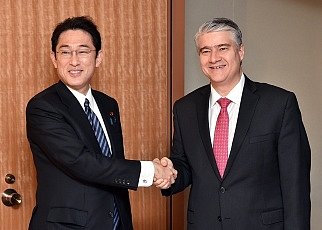 Foreign Minister Kishida Meets with the Economy and Finance Minister of Panama