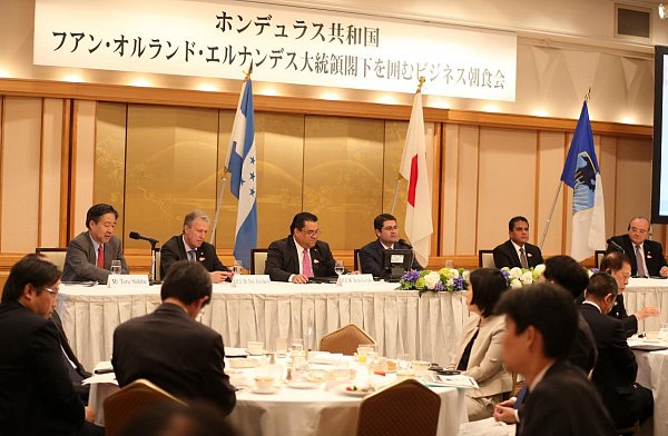 Presidente Hern&aacute;ndez expone a empresarios japoneses avances de Honduras en inversiones y energ&iacute;a