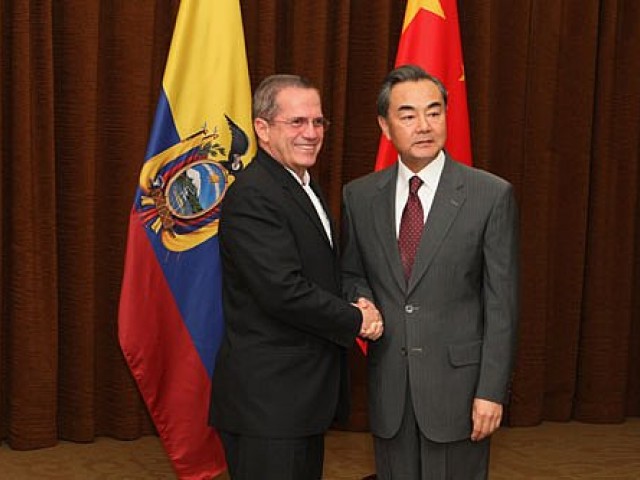 Wang Yi Sostiene Conversaciones con Ministro de Relaciones Exteriores de Ecuador Ricardo Pati&ntilde;o