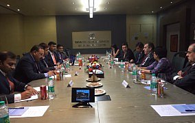 Intensa agenda de trabajo desarroll&oacute; ex Presidente Frei en India