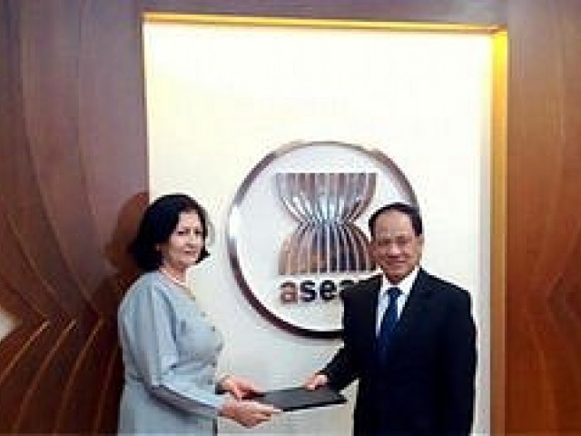 Embajadora de Cuba presenta Credenciales ante la ASEAN