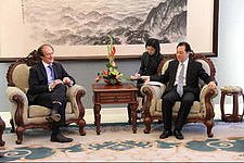 El Vicecanciller Wang Chao Se Re&uacute;ne con el Vicepresidente del Consejo de Ministros y Ministro de Planificaci&oacute;n de Venezuela, Ricardo Men&eacute;ndez