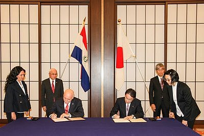 Cancilleres de Jap&oacute;n y Paraguay efectuaron en Tokio un amplio repaso de la agenda bilateral