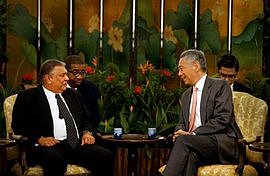 Recibi&oacute; Primer Ministro de Singapur a Vicepresidente del Consejo de Ministro de Cuba
