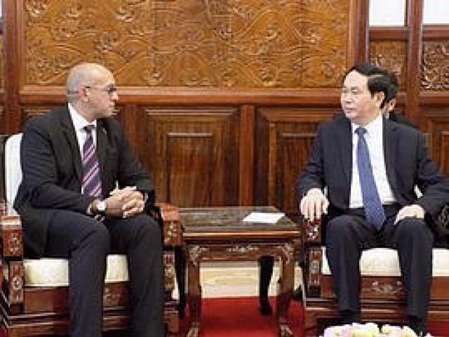 Recibe Presidente vietnamita a Embajador de Cuba