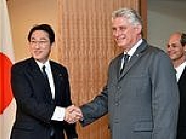 Foreign Minister Fumio Kishida Meets with the First Vice-President of the Councils of State and Ministers of the Republic of Cuba