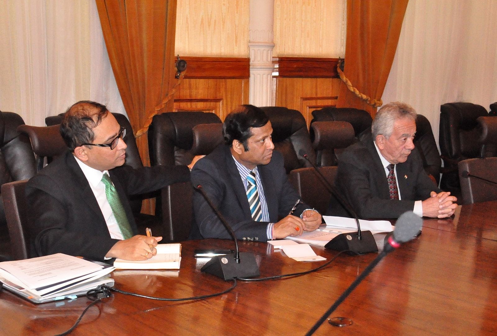 Delegaci&oacute;n de la India se reuni&oacute; con el presidente Morales