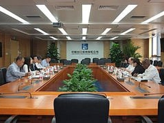 Recibe Gobernador de la Corporaci&oacute;n de Seguros al Cr&eacute;dito a la Exportaci&oacute;n de China a Embajador Cubano