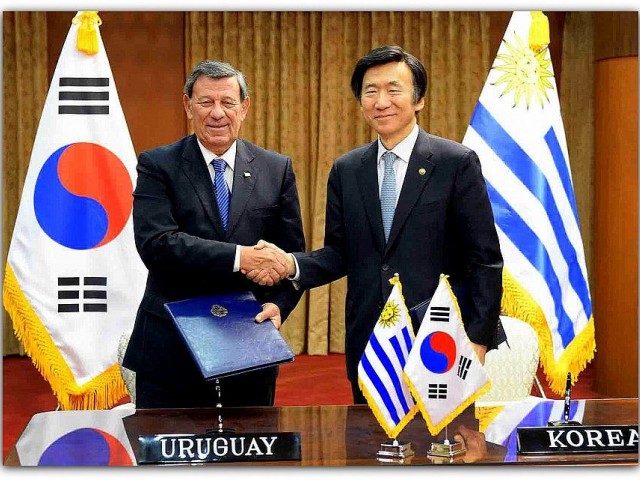 Visita Oficial de Canciller Nin Novoa a Se&uacute;l: reuni&oacute;n de trabajo con Ministro de Asuntos Exteriores Byung-se Yun y altas autoridades del gobierno coreano