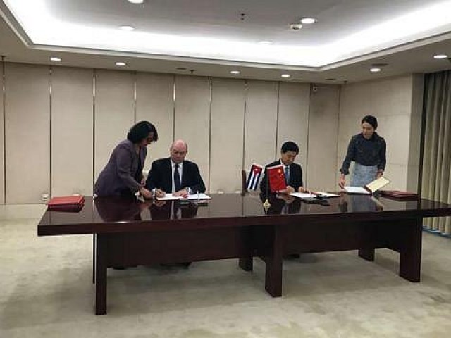 Ministros de Comercio de China y Cuba pactan ahondar cooperaci&oacute;n