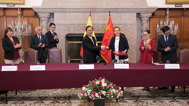 Ecuador y China suscriben acuerdos de cooperaci&oacute;n no reembolsable para la reconstrucci&oacute;n de Manab&iacute;