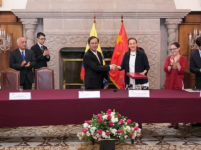 Ecuador y China suscriben acuerdos de cooperaci&oacute;n no reembolsable para la reconstrucci&oacute;n de Manab&iacute;