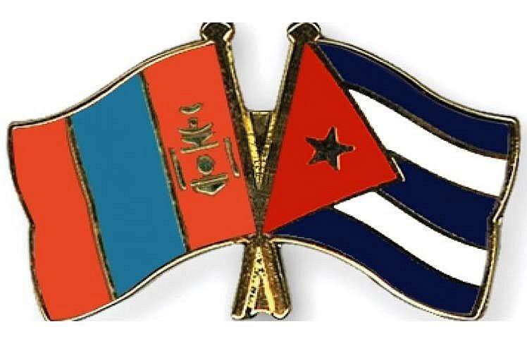 Ministra de Mongolia dialoga con embajador cubano