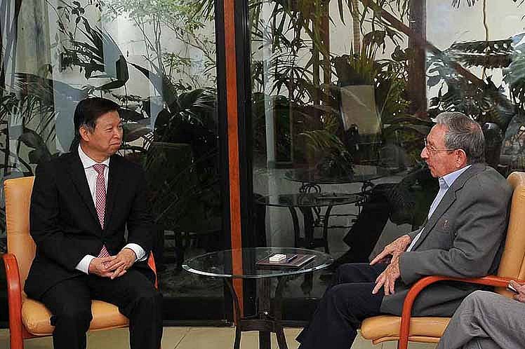 Recibi&oacute; Ra&uacute;l Castro a dirigente del Partido Comunista de China