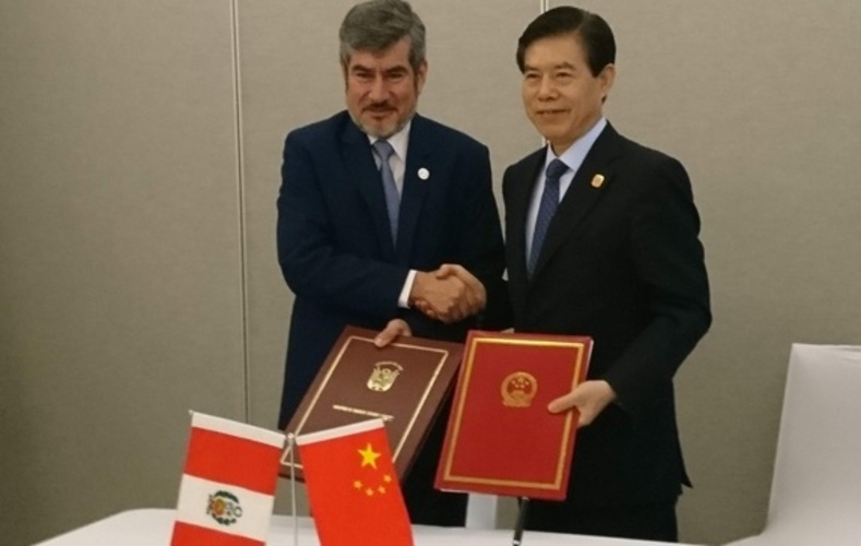 Per&uacute; y China inician negociaciones para optimizar Tratado de Libre Comercio
